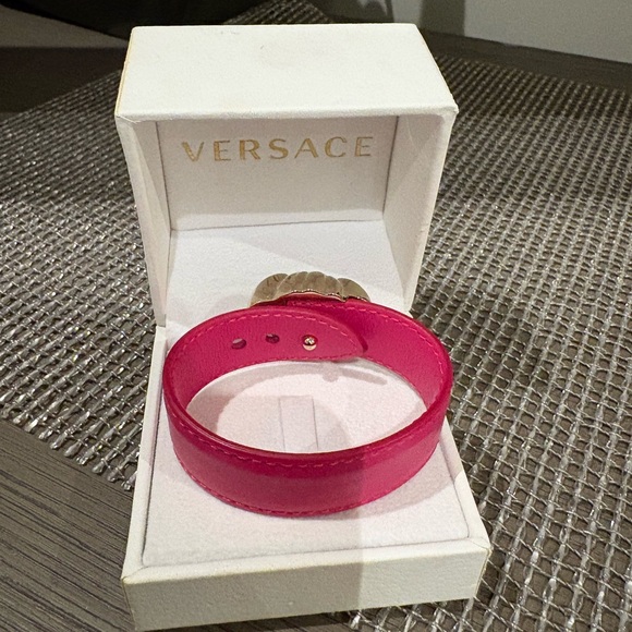 Versace Fuchsia Leather Bracelet with Gold Medusa- brand new - Picture 2 of 5